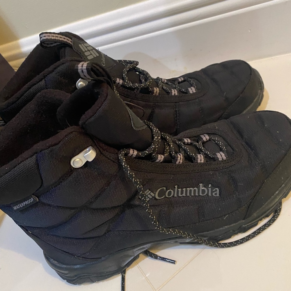 Columbia waterproof men’s hiking/snow boots size 11